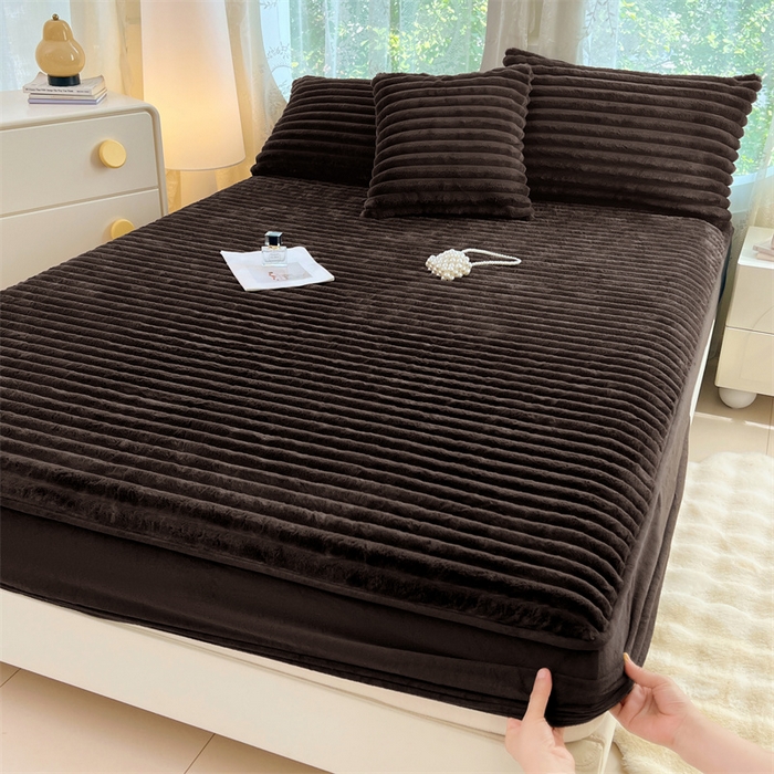 91家纺网 家纺一手货源 找家纺 梦舒羽 2025新款兔毛绒床笠床垫法兰绒保护套牛奶绒席梦思法莱绒床垫套-抽条 兔毛绒抽条-咖啡色