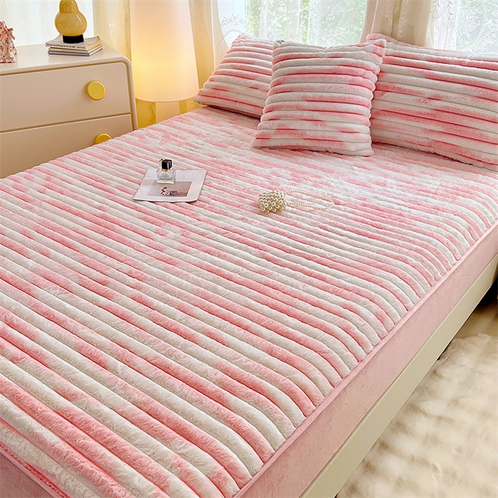 91家纺网 家纺一手货源 找家纺 梦舒羽 2025新款兔毛绒床笠床垫法兰绒保护套牛奶绒席梦思法莱绒床垫套-抽条 兔毛绒抽条-梦幻樱粉