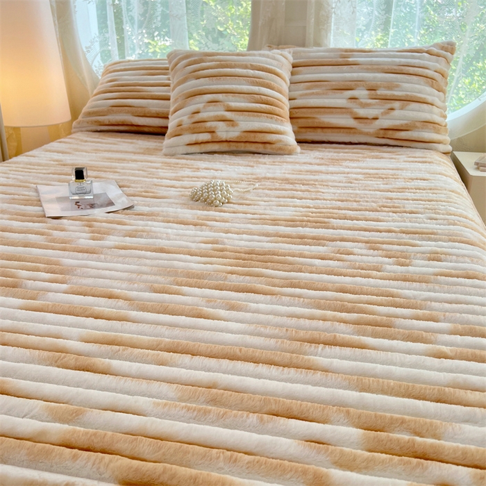 91家纺网 家纺一手货源 找家纺 梦舒羽 2025新款兔毛绒床笠床垫法兰绒保护套牛奶绒席梦思法莱绒床垫套-抽条 兔毛绒抽条-梦幻奶咖