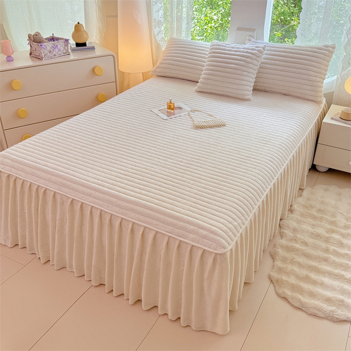 91家纺网 家纺一手货源 找家纺 梦舒羽 2025新款兔毛绒床裙法兰绒床垫保护罩牛奶绒床垫法莱绒床单罩-抽条 兔毛绒抽条-晨曦白