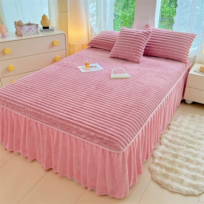 91家纺网 家纺一手货源 找家纺 梦舒羽 2025新款兔毛绒床裙法兰绒床垫保护罩牛奶绒床垫法莱绒床单罩-抽条 兔毛绒抽条-云梦粉