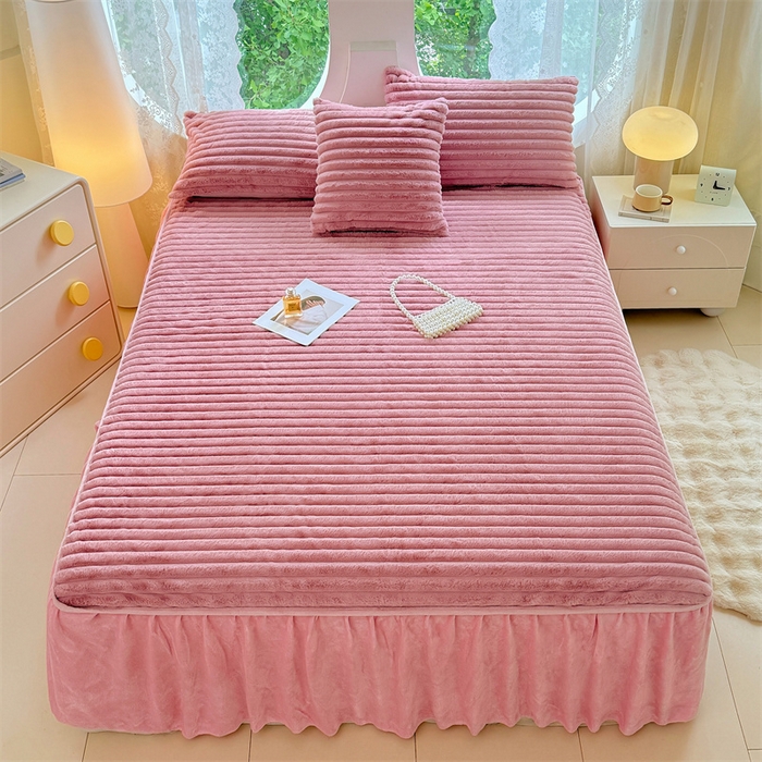 91家纺网 家纺一手货源 找家纺 梦舒羽 2025新款兔毛绒床裙法兰绒床垫保护罩牛奶绒床垫法莱绒床单罩-抽条 兔毛绒抽条-云梦粉