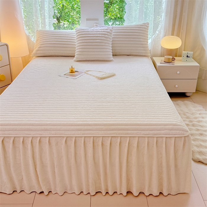 91家纺网 家纺一手货源 找家纺 梦舒羽 2025新款兔毛绒床裙法兰绒床垫保护罩牛奶绒床垫法莱绒床单罩-抽条 兔毛绒抽条-晨曦白