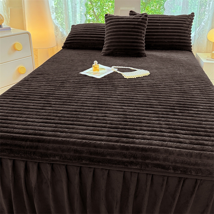 91家纺网 家纺一手货源 找家纺 梦舒羽 2025新款兔毛绒床裙法兰绒床垫保护罩牛奶绒床垫法莱绒床单罩-抽条 兔毛绒抽条-咖啡色