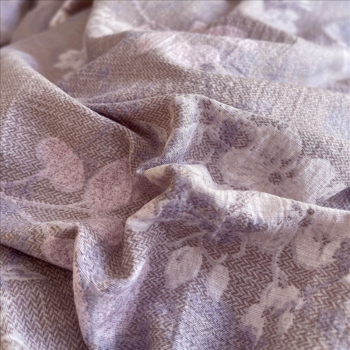 91家纺网 家纺一手货源 找家纺 丝芙妮家居（原乐视家纺） 2025新款A类原麻复合印花花边四件套 花畔呢喃