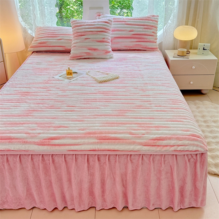 91家纺网 家纺一手货源 找家纺 梦舒羽 2025新款兔毛绒床裙法兰绒床垫保护罩牛奶绒床垫法莱绒床单罩-抽条 兔毛绒抽条-梦幻樱粉