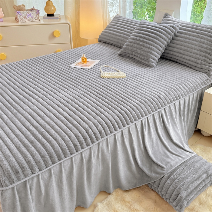 91家纺网 家纺一手货源 找家纺 梦舒羽 2025新款兔毛绒床裙法兰绒床垫保护罩牛奶绒床垫法莱绒床单罩-抽条 兔毛绒抽条-烟雨灰