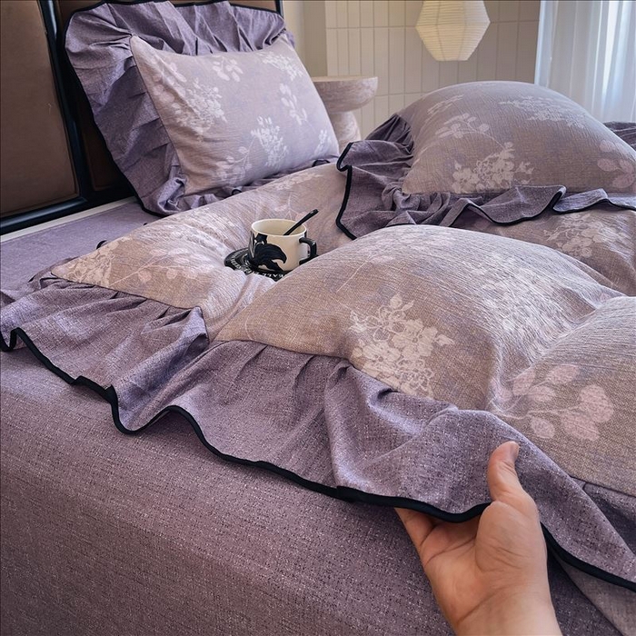 91家纺网 家纺一手货源 找家纺 丝芙妮家居（原乐视家纺） 2025新款A类原麻复合印花花边四件套 花畔呢喃