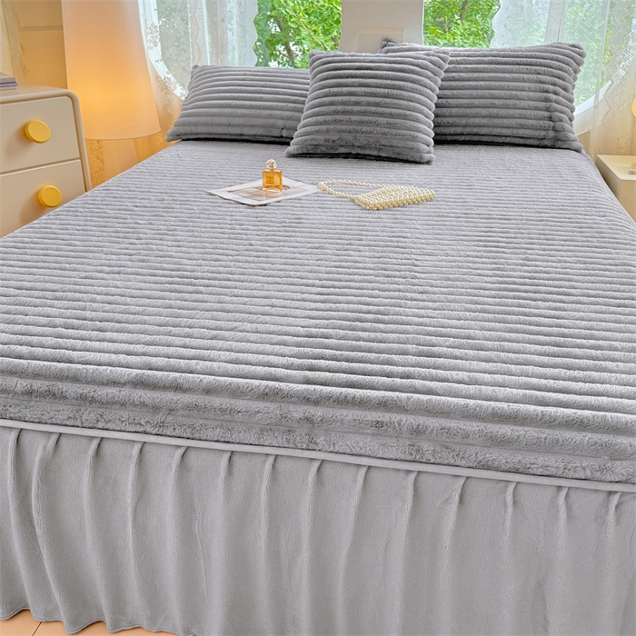 91家纺网 家纺一手货源 找家纺 梦舒羽 2025新款兔毛绒床裙法兰绒床垫保护罩牛奶绒床垫法莱绒床单罩-抽条 兔毛绒抽条-烟雨灰