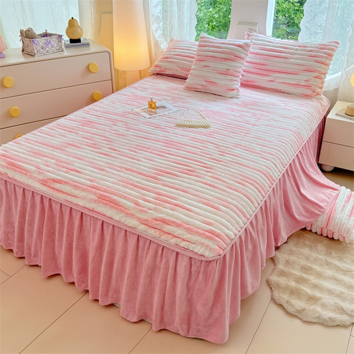 91家纺网 家纺一手货源 找家纺 梦舒羽 2025新款兔毛绒床裙法兰绒床垫保护罩牛奶绒床垫法莱绒床单罩-抽条 兔毛绒抽条-梦幻樱粉