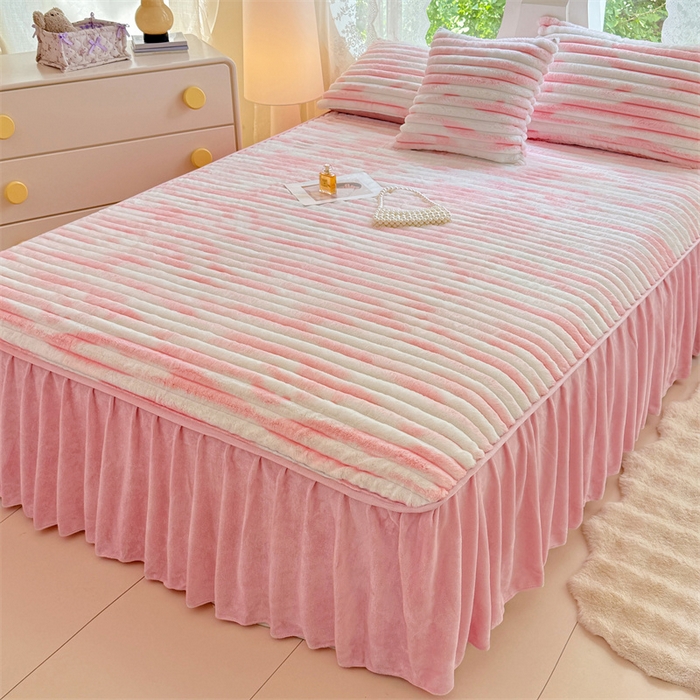 91家纺网 家纺一手货源 找家纺 梦舒羽 2025新款兔毛绒床裙法兰绒床垫保护罩牛奶绒床垫法莱绒床单罩-抽条 兔毛绒抽条-梦幻樱粉