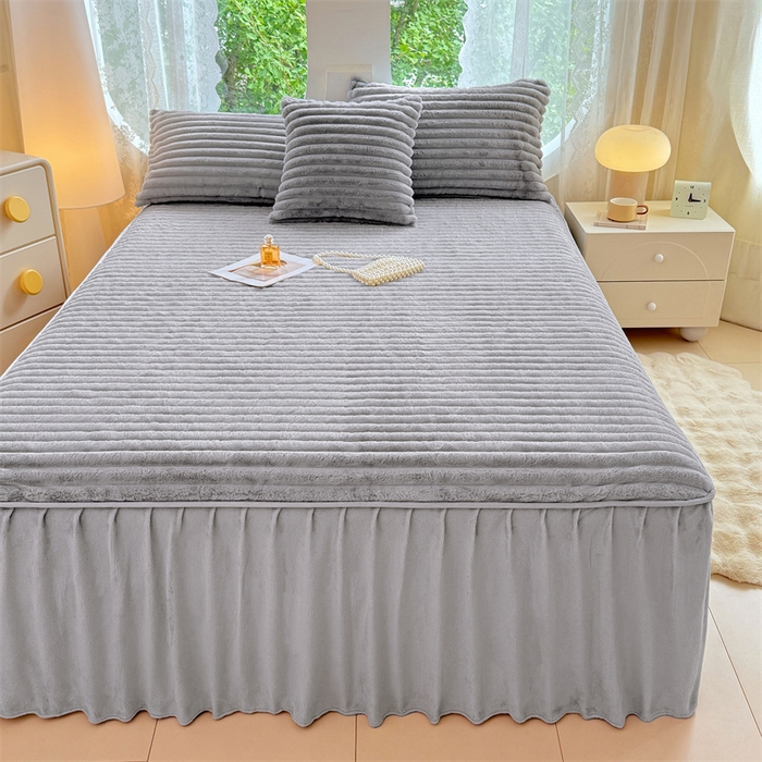 91家纺网 家纺一手货源 找家纺 梦舒羽 2025新款兔毛绒床裙法兰绒床垫保护罩牛奶绒床垫法莱绒床单罩-抽条 兔毛绒抽条-烟雨灰