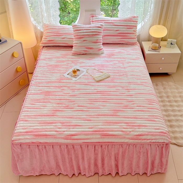 91家纺网 家纺一手货源 找家纺 梦舒羽 2025新款兔毛绒床裙法兰绒床垫保护罩牛奶绒床垫法莱绒床单罩-抽条 兔毛绒抽条-梦幻樱粉