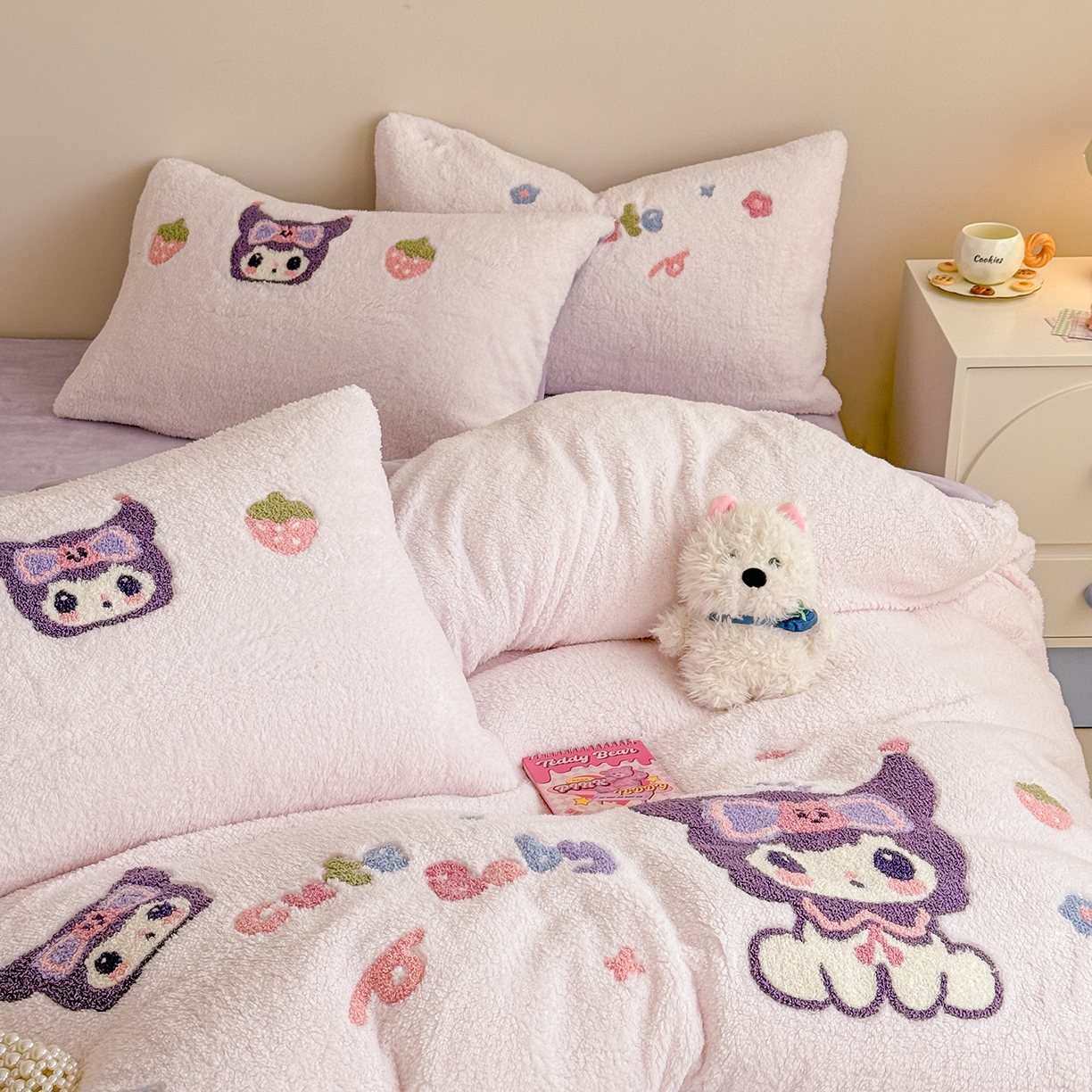 91家纺网 家纺一手货源 找家纺 典曼家纺 2025新款A类羊羔绒刺绣四件套系列 甜心宝贝