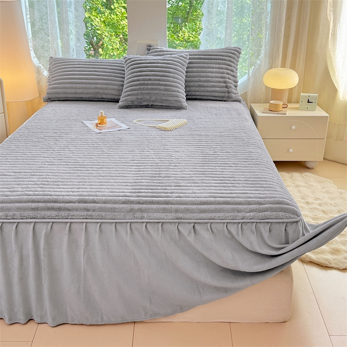 91家纺网 家纺一手货源 找家纺 梦舒羽 2025新款兔毛绒床裙法兰绒床垫保护罩牛奶绒床垫法莱绒床单罩-抽条 兔毛绒抽条-烟雨灰