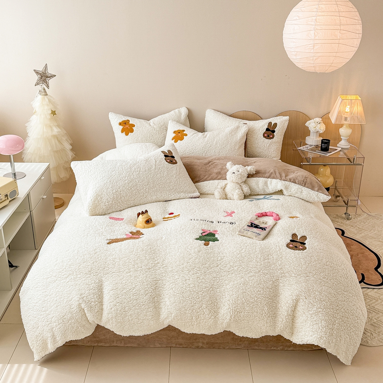 典曼家纺 2025新款A类羊羔绒刺绣四件套系列 奇妙兔