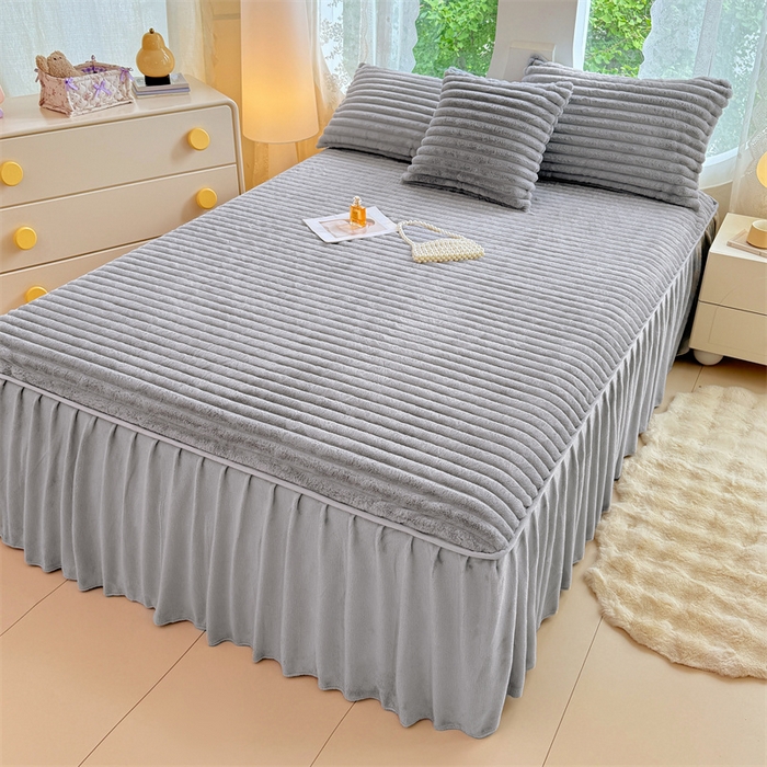 91家纺网 家纺一手货源 找家纺 梦舒羽 2025新款兔毛绒床裙法兰绒床垫保护罩牛奶绒床垫法莱绒床单罩-抽条 兔毛绒抽条-烟雨灰