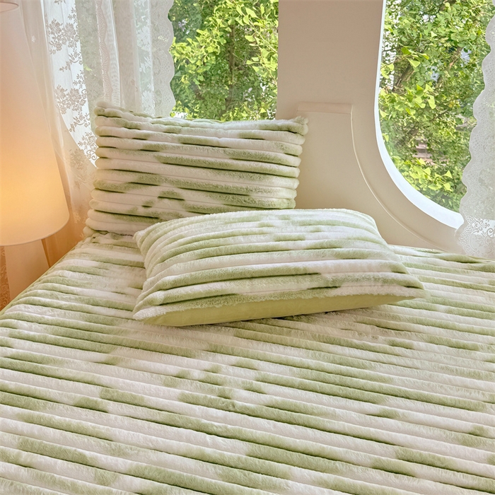 91家纺网 家纺一手货源 找家纺 梦舒羽 2025新款兔毛绒床裙法兰绒床垫保护罩牛奶绒床垫法莱绒床单罩-抽条 兔毛绒抽条-梦幻果绿