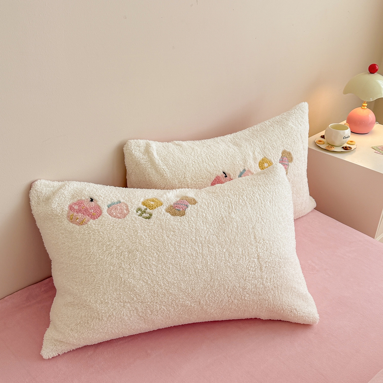 91家纺网 家纺一手货源 找家纺 典曼家纺 2025新款A类羊羔绒刺绣四件套系列 可爱童梦