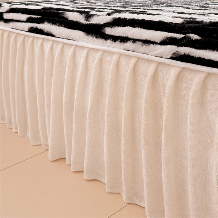 91家纺网 家纺一手货源 找家纺 梦舒羽 2025新款兔毛绒床裙法兰绒床垫保护罩牛奶绒床垫法莱绒床单罩-抽条 兔毛绒抽条-梦幻墨白