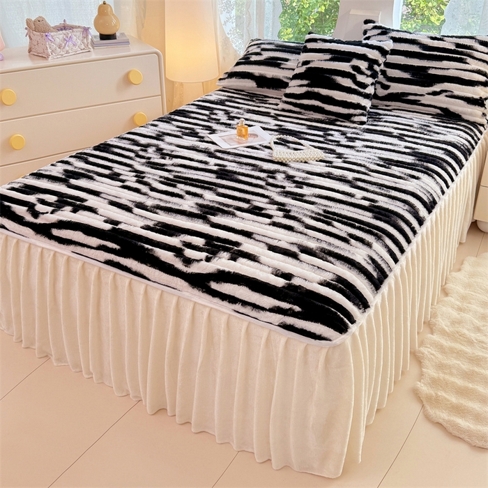 91家纺网 家纺一手货源 找家纺 梦舒羽 2025新款兔毛绒床裙法兰绒床垫保护罩牛奶绒床垫法莱绒床单罩-抽条 兔毛绒抽条-梦幻墨白