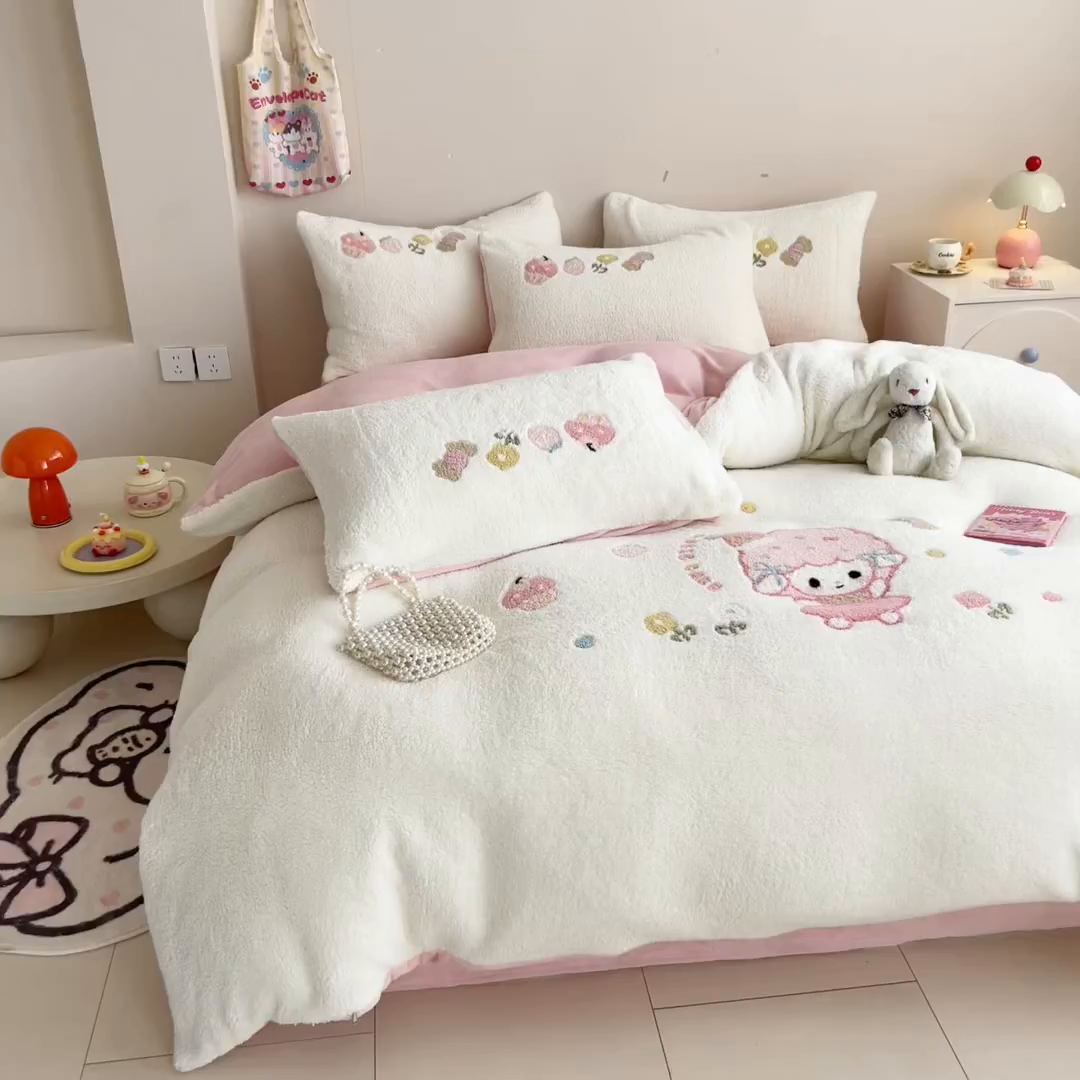 91家纺网 家纺一手货源 找家纺 典曼家纺 2025新款A类羊羔绒刺绣四件套系列 可爱童梦