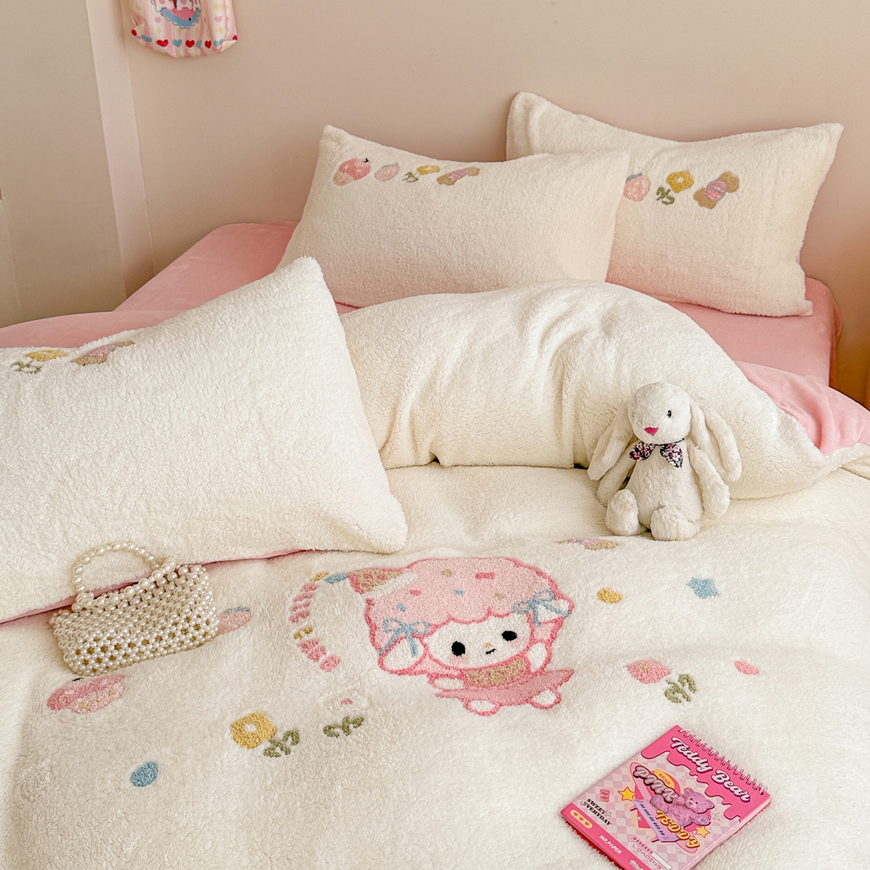 91家纺网 家纺一手货源 找家纺 典曼家纺 2025新款A类羊羔绒刺绣四件套系列 可爱童梦