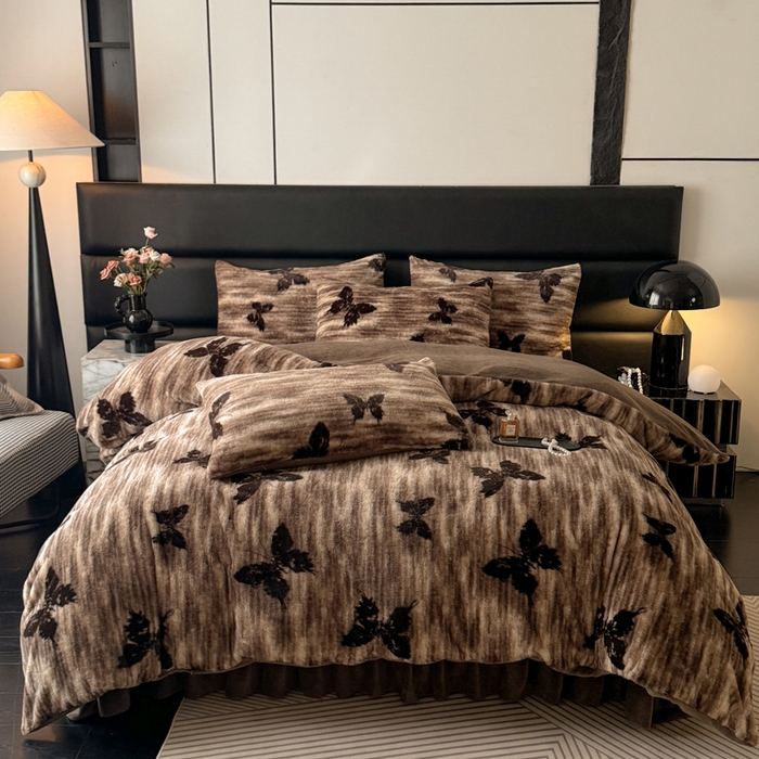 91家纺网 家纺一手货源 找家纺 金盛皇朝家纺 2025新款加厚高克重兔毛牛奶绒美拉德色系床盖单件三件套四件套 蝶梦