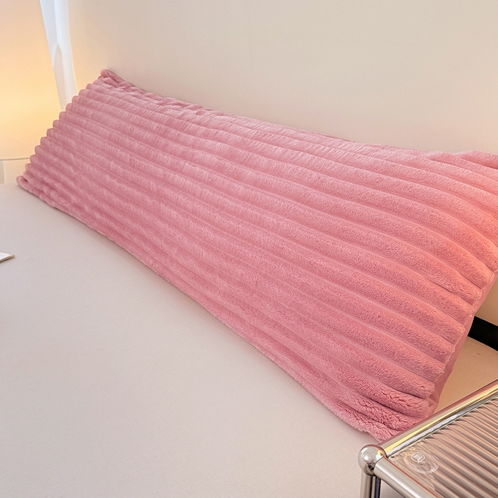 91家纺网 家纺一手货源 找家纺 圣比熊 2025新款法莱绒双人枕套牛奶绒加长法兰绒枕芯套兔毛绒雪花绒枕头套-抽条 法莱绒抽条-云梦粉