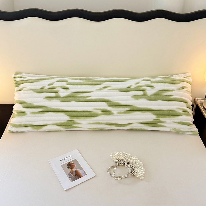 91家纺网 家纺一手货源 找家纺 圣比熊 2025新款法莱绒双人枕套牛奶绒加长法兰绒枕芯套兔毛绒雪花绒枕头套-抽条 法莱绒抽条-梦幻果绿