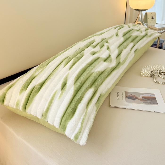 91家纺网 家纺一手货源 找家纺 圣比熊 2025新款法莱绒双人枕套牛奶绒加长法兰绒枕芯套兔毛绒雪花绒枕头套-抽条 法莱绒抽条-梦幻果绿