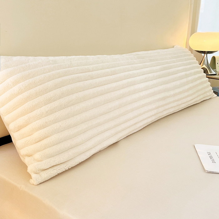 91家纺网 家纺一手货源 找家纺 圣比熊 2025新款法莱绒双人枕套牛奶绒加长法兰绒枕芯套兔毛绒雪花绒枕头套-抽条 法莱绒抽条-晨曦白