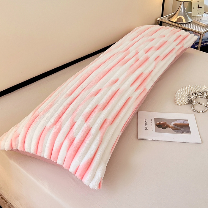 91家纺网 家纺一手货源 找家纺 圣比熊 2025新款法莱绒双人枕套牛奶绒加长法兰绒枕芯套兔毛绒雪花绒枕头套-抽条 法莱绒抽条-梦幻樱粉