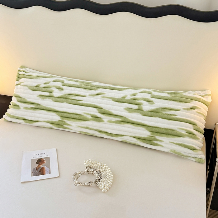 91家纺网 家纺一手货源 找家纺 圣比熊 2025新款法莱绒双人枕套牛奶绒加长法兰绒枕芯套兔毛绒雪花绒枕头套-抽条 法莱绒抽条-梦幻果绿