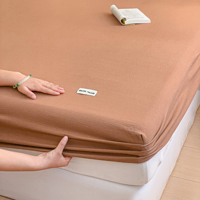 91家纺网 家纺一手货源 找家纺 澜妃 2025新款云感提花双层纱单床笠 床笠单件 红棕泡泡