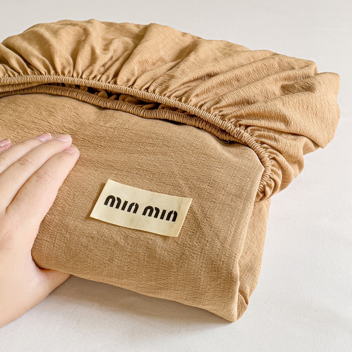 91家纺网 家纺一手货源 找家纺 澜妃 2025新款云感提花双层纱单床笠 床笠单件 黄驼泡泡