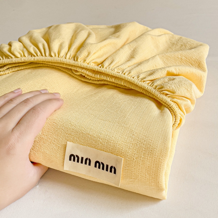 91家纺网 家纺一手货源 找家纺 澜妃 2025新款云感提花双层纱单床笠 床笠单件 米黄泡泡