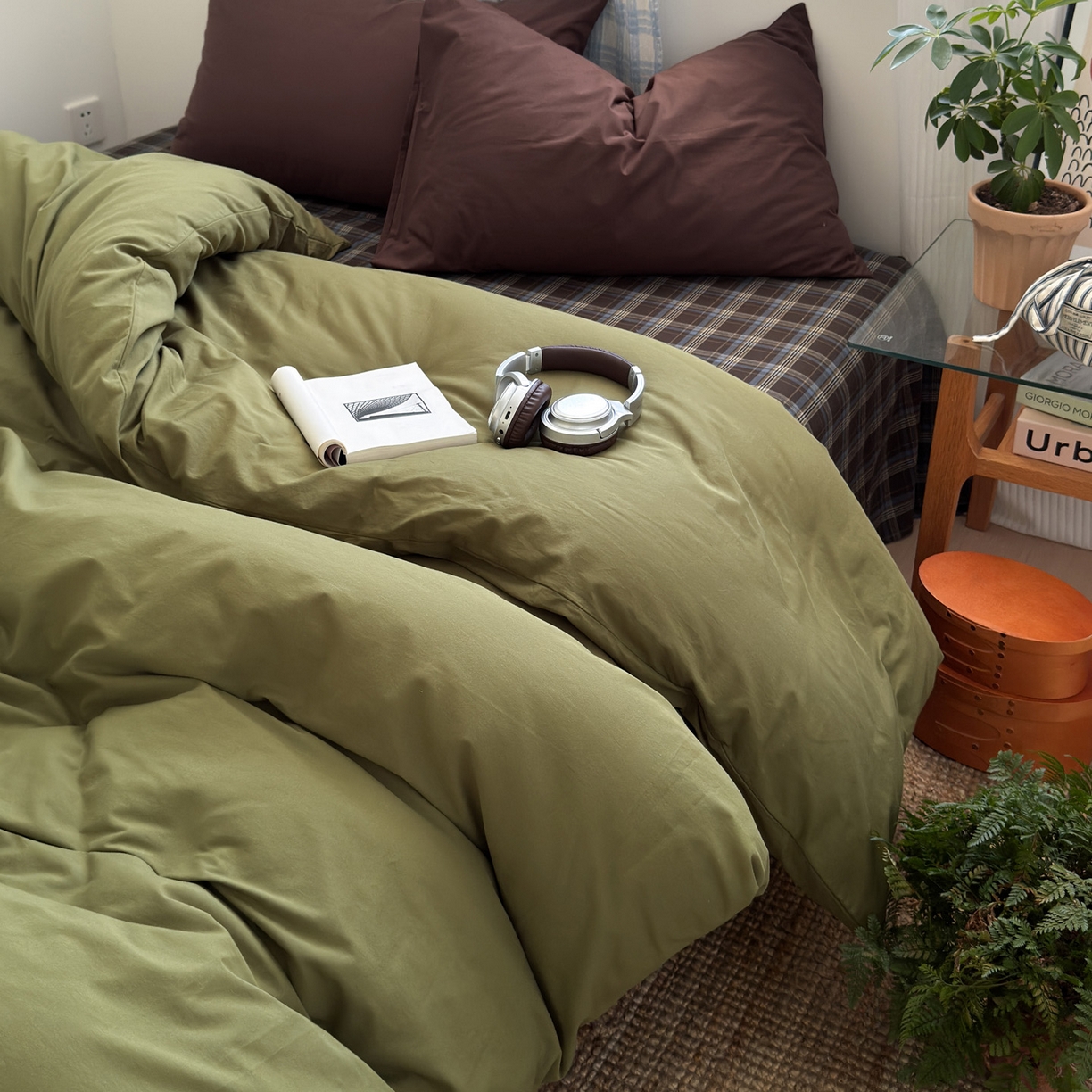 91家纺网 家纺一手货源 找家纺 玖弘家居 2025新款纯色被套格子单混搭四件套 海岸蓝格-橄榄绿（枕套巧克力棕）