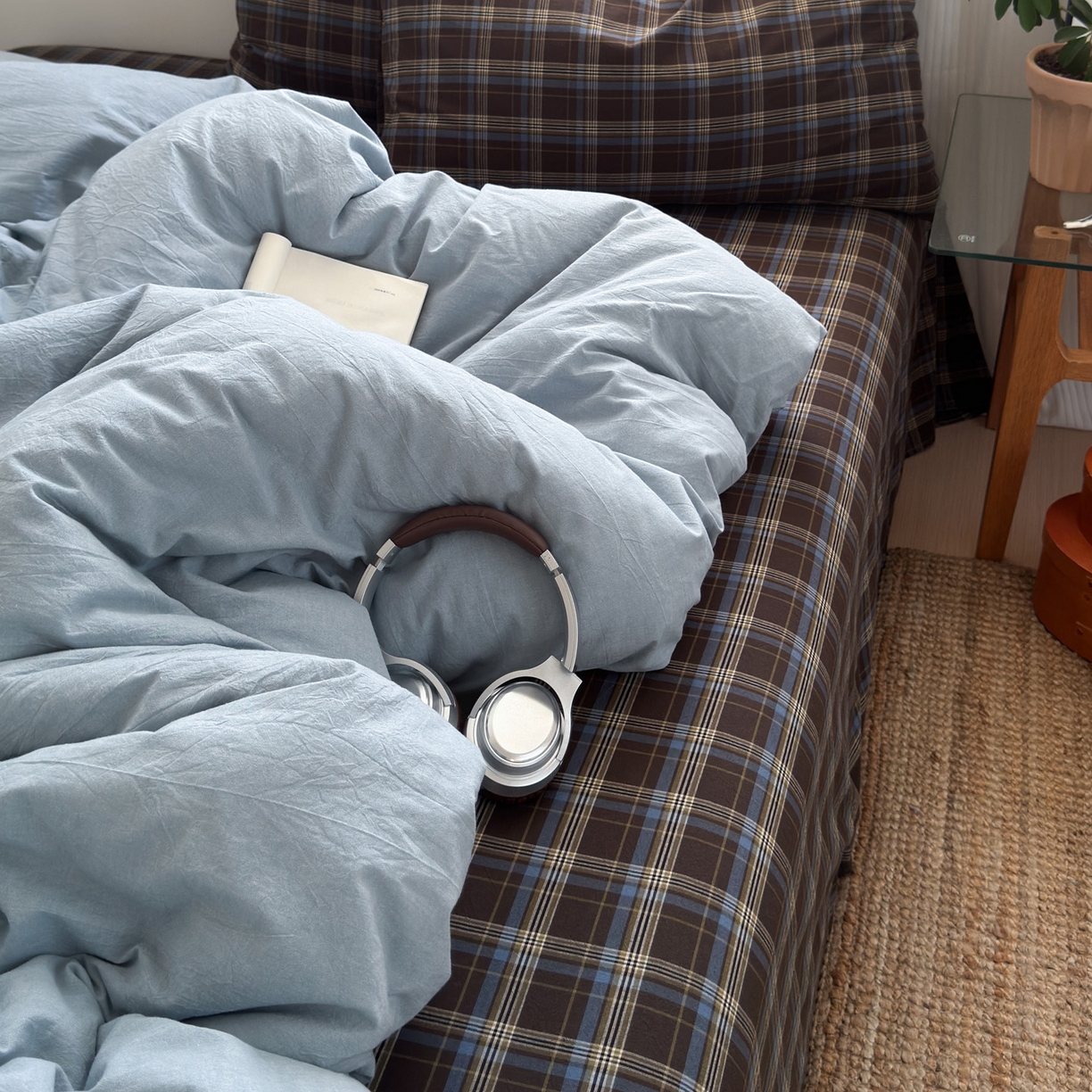 91家纺网 家纺一手货源 找家纺 玖弘家居 2025新款纯色被套格子单混搭四件套 海岸蓝格-浅蓝（枕套格子）