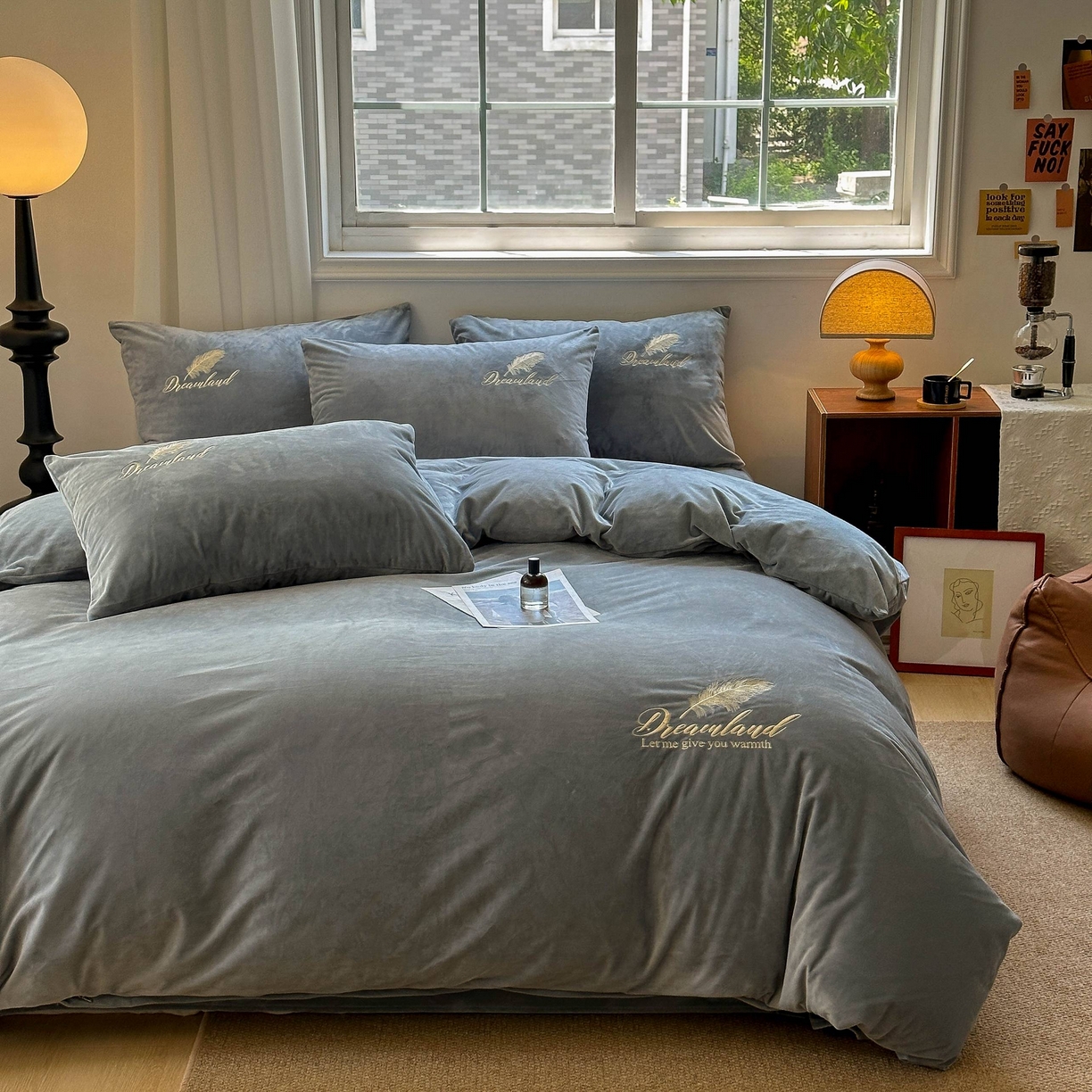 91家纺网 家纺一手货源 找家纺 （总）爱彼家纺 2025新款牛奶绒刺绣四件套--羽毛系列-风格一