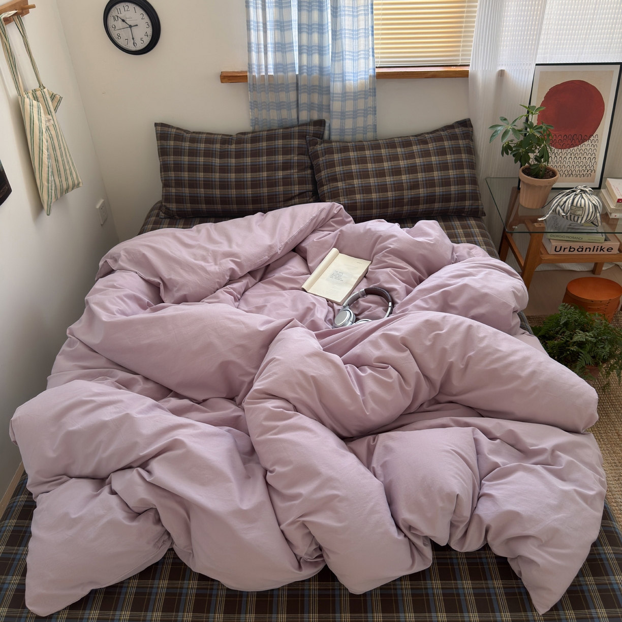 91家纺网 家纺一手货源 找家纺 玖弘家居 2025新款纯色被套格子单混搭四件套 海岸蓝格-芋紫(枕套格子)