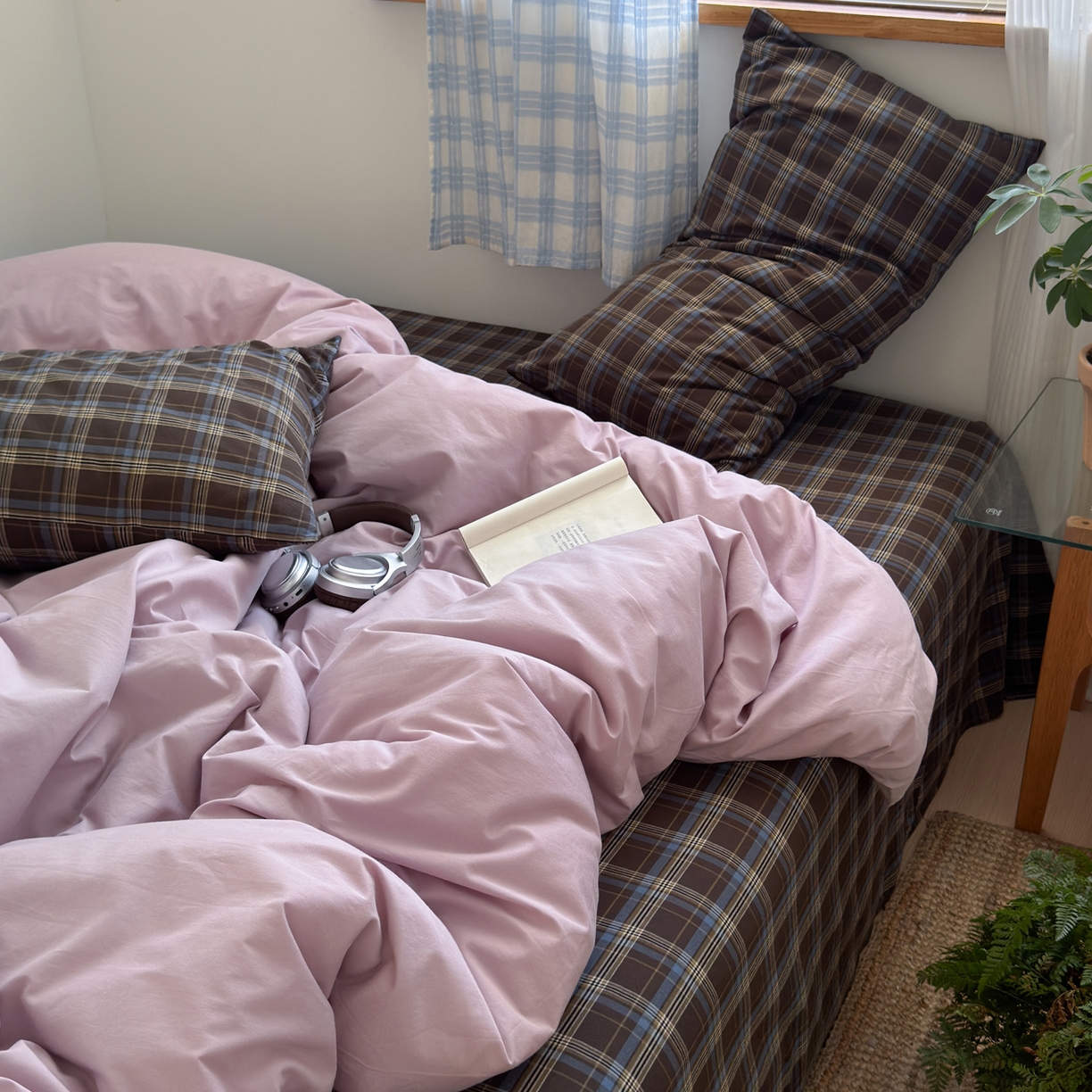 91家纺网 家纺一手货源 找家纺 玖弘家居 2025新款纯色被套格子单混搭四件套 海岸蓝格-芋紫(枕套格子)