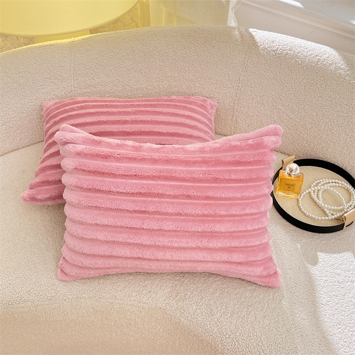 91家纺网 家纺一手货源 找家纺 梦舒羽 2025新款法莱绒抱枕套法兰绒枕套宿舍枕芯套兔毛绒30x50枕头套-抽条 法莱绒抽条-云梦粉