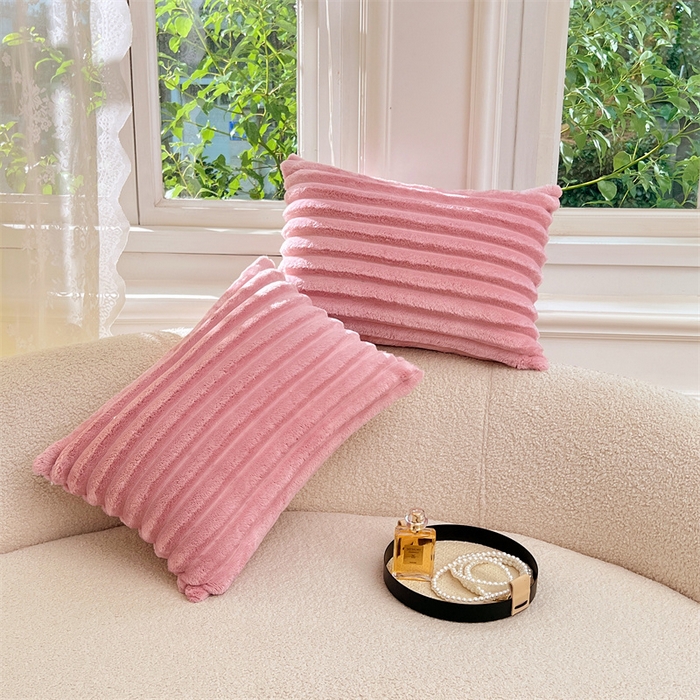 91家纺网 家纺一手货源 找家纺 梦舒羽 2025新款法莱绒抱枕套法兰绒枕套宿舍枕芯套兔毛绒30x50枕头套-抽条 法莱绒抽条-云梦粉