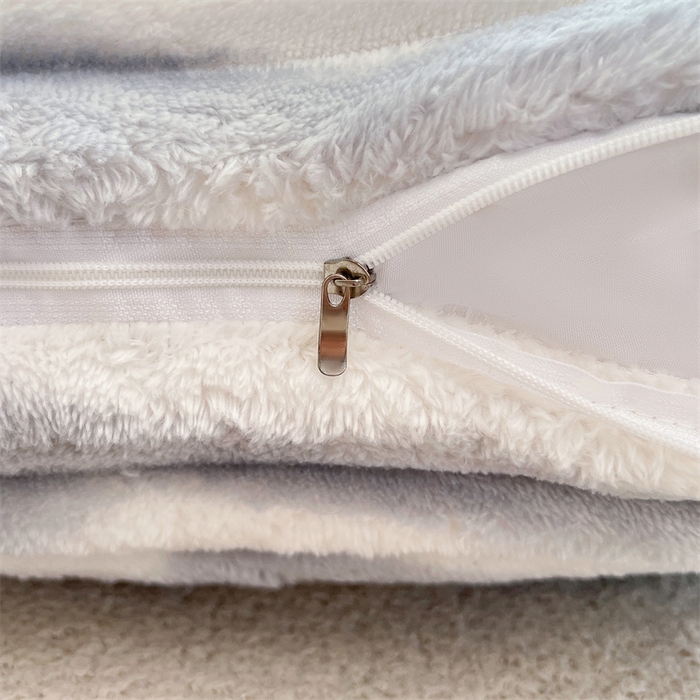 91家纺网 家纺一手货源 找家纺 梦舒羽 2025新款法莱绒抱枕套法兰绒枕套宿舍枕芯套兔毛绒30x50枕头套-抽条 法莱绒抽条-梦幻浅灰