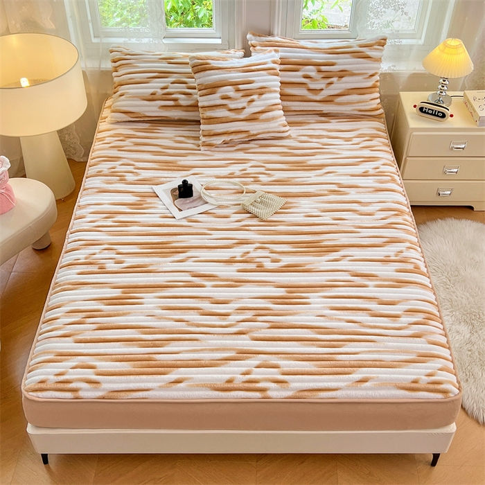 91家纺网 家纺一手货源 找家纺 圣比熊 2025新款法莱绒床笠法兰绒床垫保护套牛奶绒兔毛绒席梦思床垫套-抽条 法莱绒抽条-梦幻奶咖