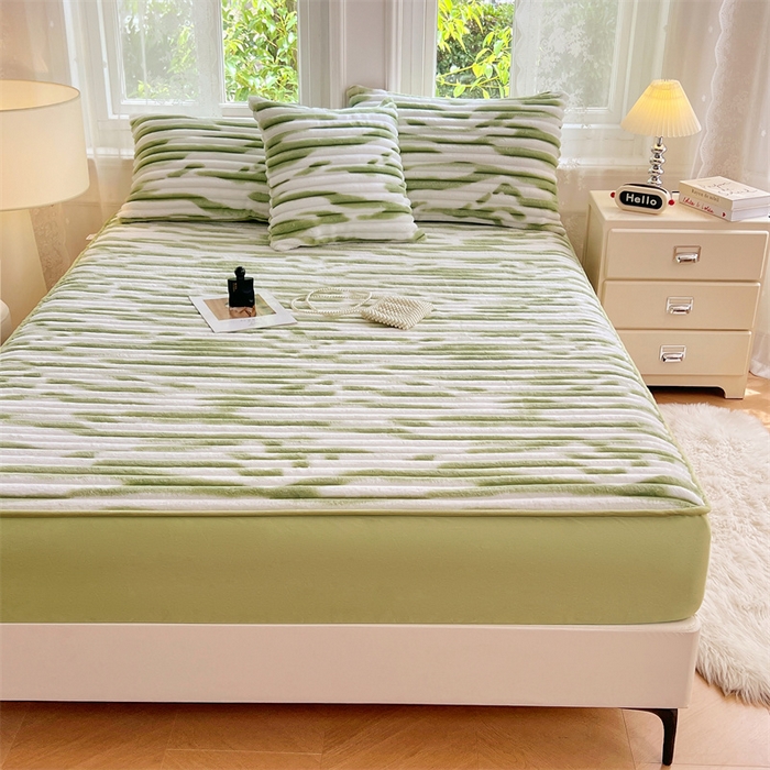 91家纺网 家纺一手货源 找家纺 圣比熊 2025新款法莱绒床笠法兰绒床垫保护套牛奶绒兔毛绒席梦思床垫套-抽条 法莱绒抽条-梦幻果绿