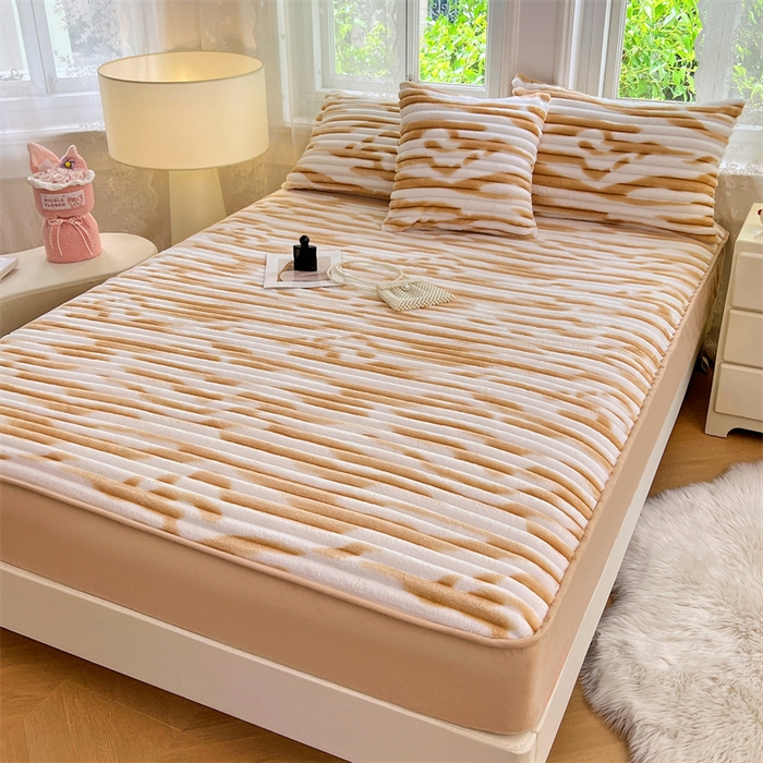 91家纺网 家纺一手货源 找家纺 圣比熊 2025新款法莱绒床笠法兰绒床垫保护套牛奶绒兔毛绒席梦思床垫套-抽条 法莱绒抽条-梦幻奶咖