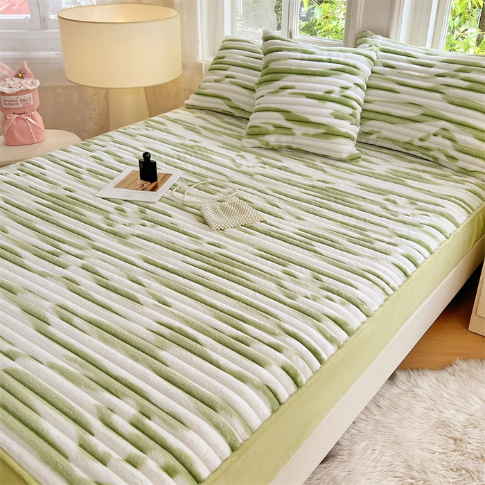 91家纺网 家纺一手货源 找家纺 圣比熊 2025新款法莱绒床笠法兰绒床垫保护套牛奶绒兔毛绒席梦思床垫套-抽条 法莱绒抽条-梦幻果绿