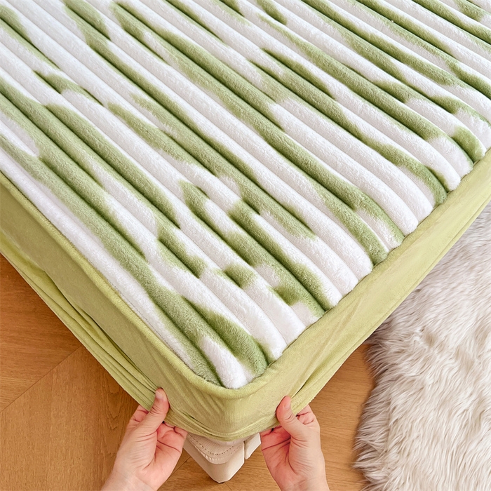 91家纺网 家纺一手货源 找家纺 圣比熊 2025新款法莱绒床笠法兰绒床垫保护套牛奶绒兔毛绒席梦思床垫套-抽条 法莱绒抽条-梦幻果绿